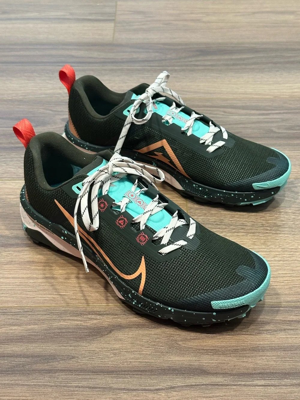 Nike Women’s Terra Kiger 9 Sneaker Sequoia Emerald Rise Guava Ice Amber Brown 10